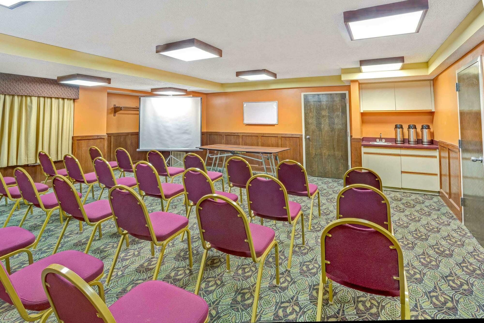 Days Inn By Wyndham Raleigh-Airport-Research Triangle Park Моррісвілл Екстер'єр фото